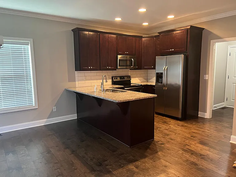 Kitchen/dining.