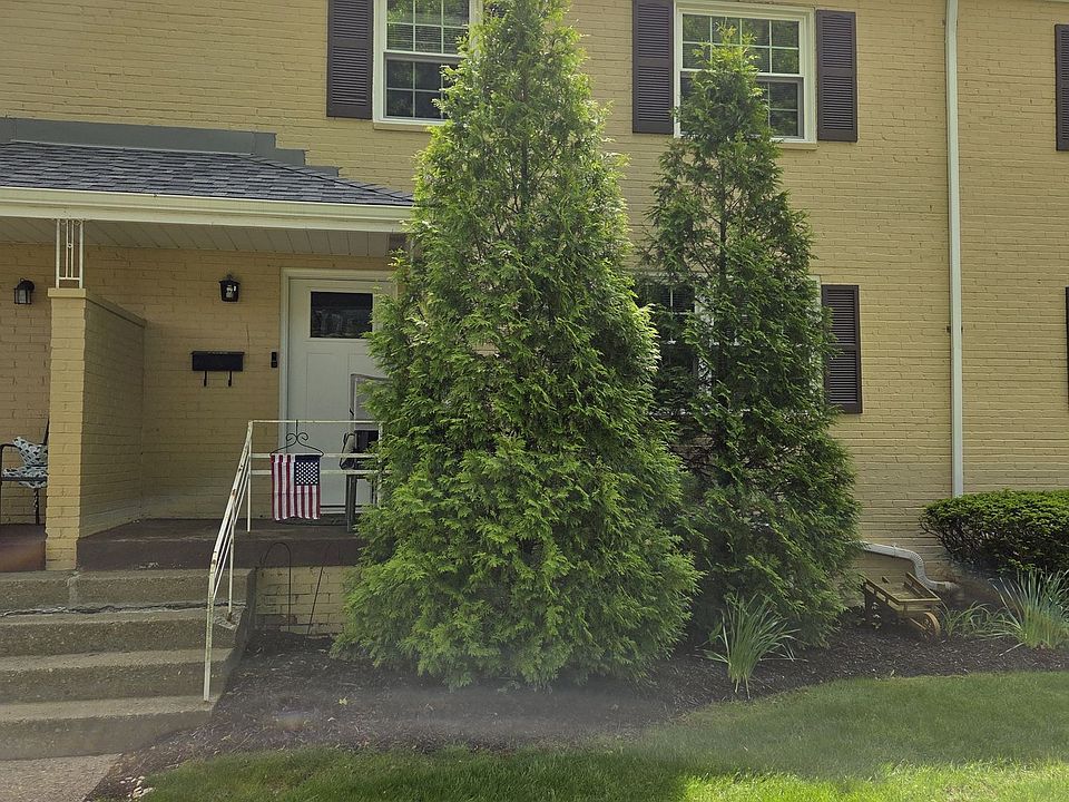 1st image of 102 Raleigh Ct