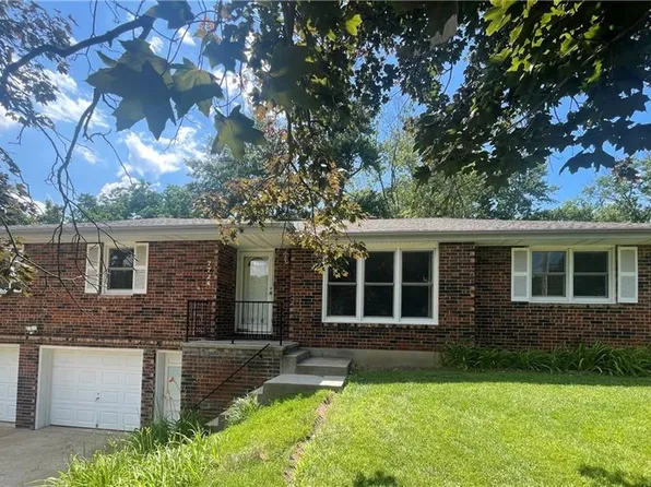 7724 NW Eastside Dr, Weatherby Lake, MO 64152