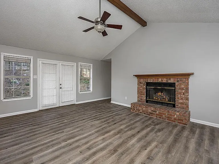 3 bed, 1710 sqft, $2,100 — Photo 3