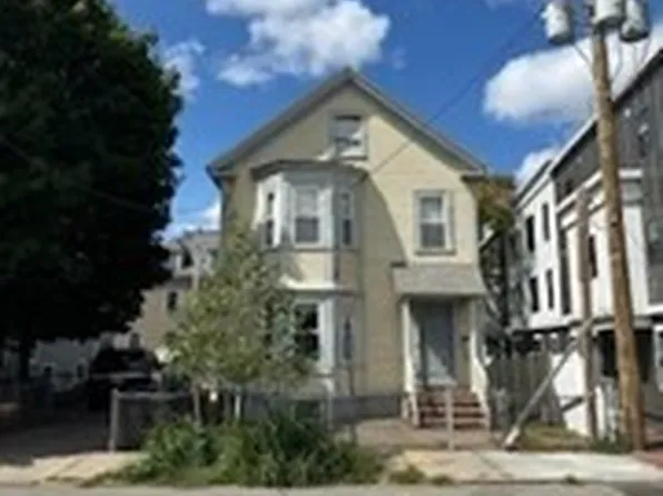 5 Cedar St #1, Cambridge, MA 02140