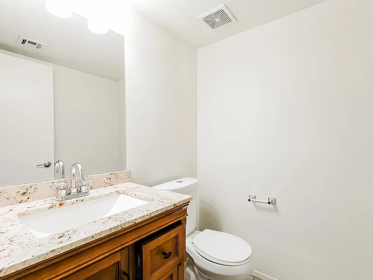 3802 N 104th Ave — Photo 16