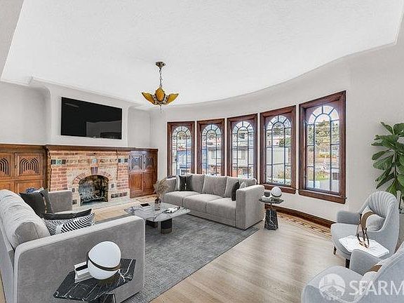5th image of 215 Cayuga Ave
