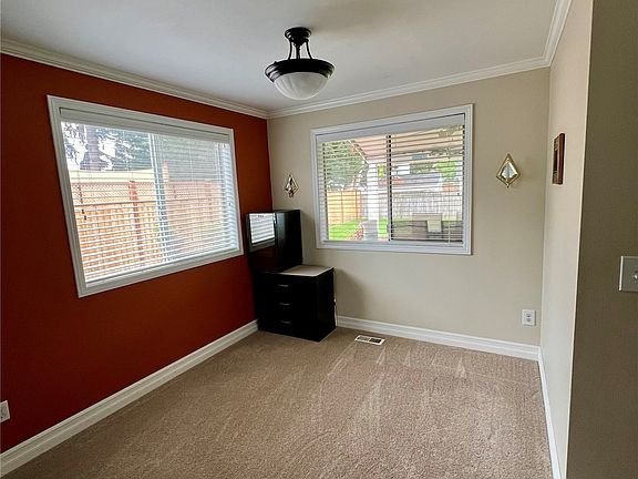 3rd image of 6206 199th Street E