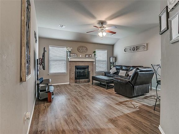 4th image of 2004 Bradford Cir