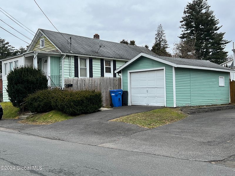 3rd image of 12 Edenburg Avenue