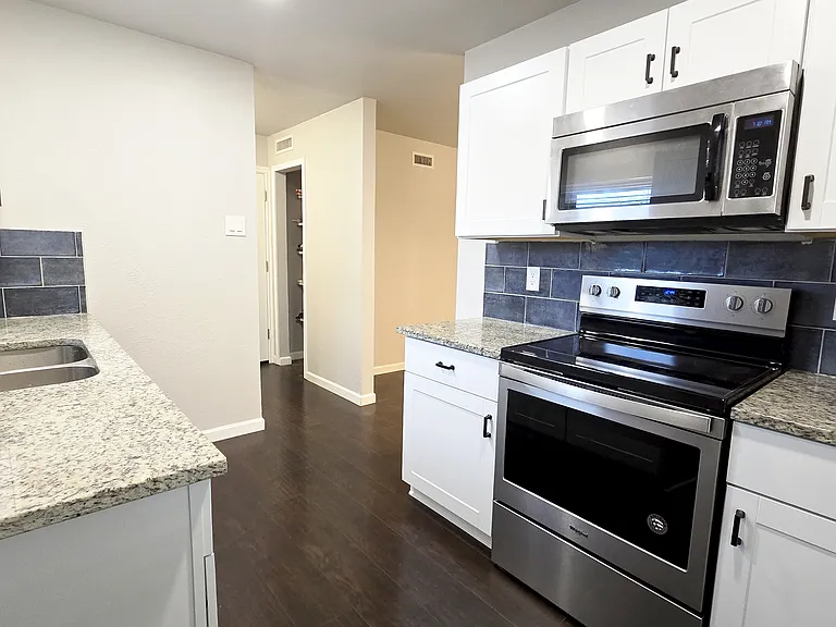 2813 Ripplewood Dr — Photo 10
