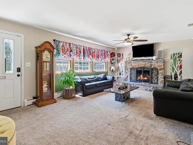 2329 Coles Blvd — Photo 6