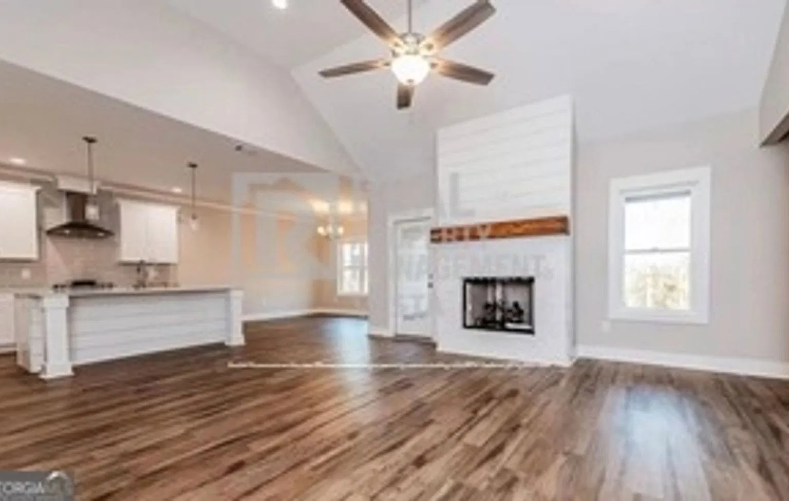 4 bed, 3.5 bath, 2836 sqft, $3,500 — Photo 2