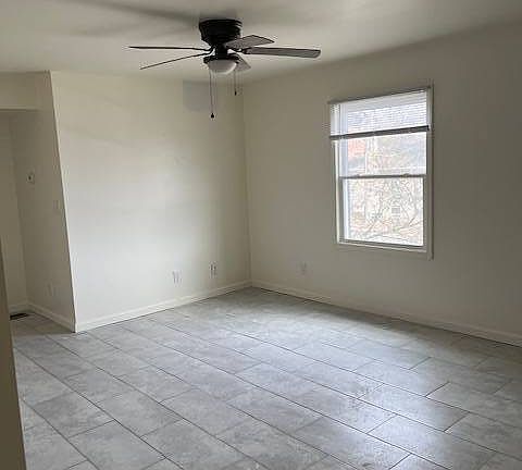 2nd image of 804 Leawood Dr #10