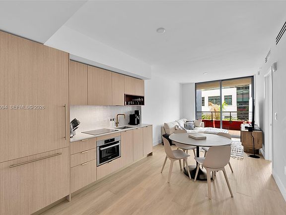 3rd image of 90 NE 32nd 406 Miami #406