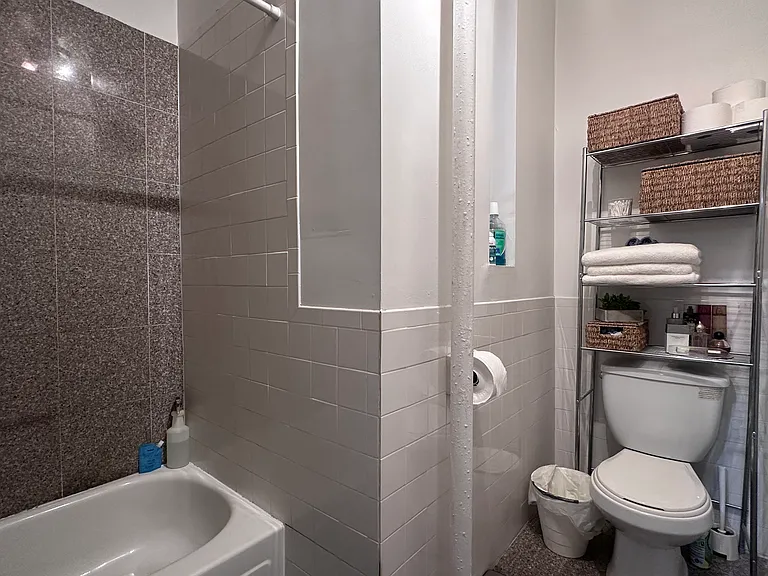 330 W 43rd St #19 — Photo 7