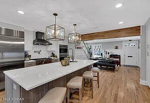 111 Sanborn Ave — Photo 18