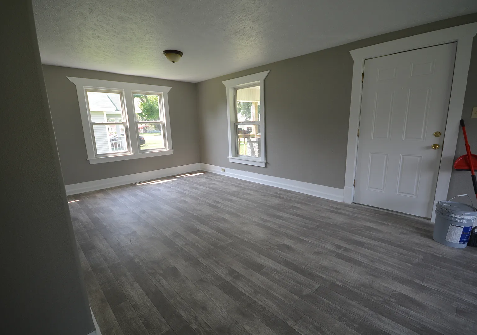 4 Bedroom 1 Bath Home - Ready For You! — Photo 4