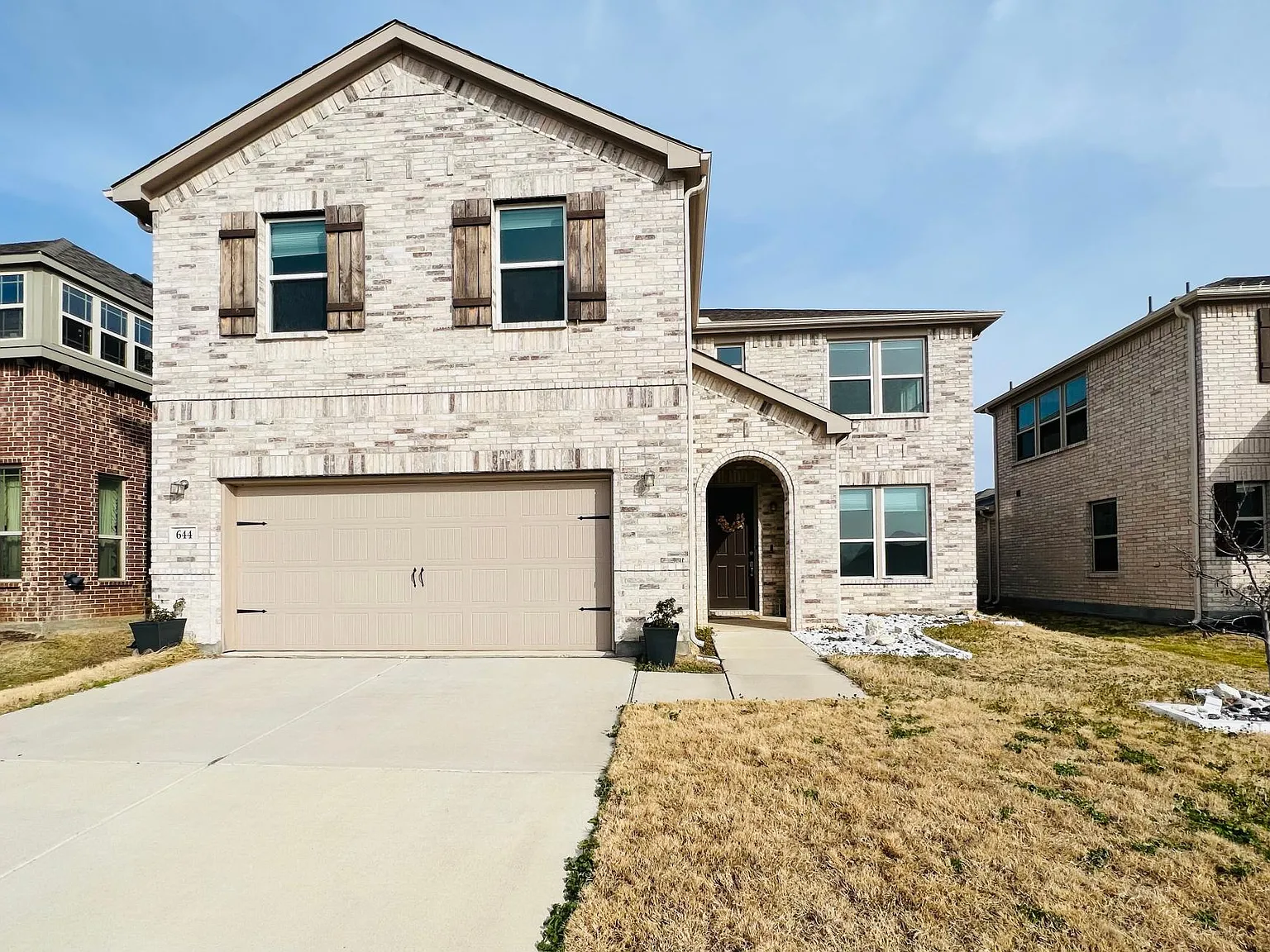 4 bed, 2586 sqft, $2,900 — Photo 1