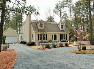 2055 SW Longleaf Dr, Pinehurst, NC 28374