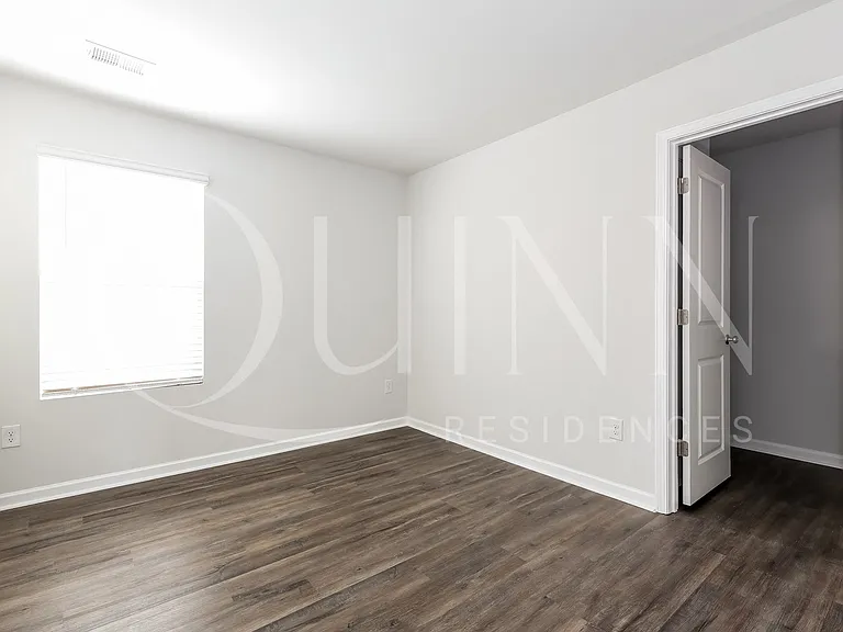 Tyger Pointe — Photo 41