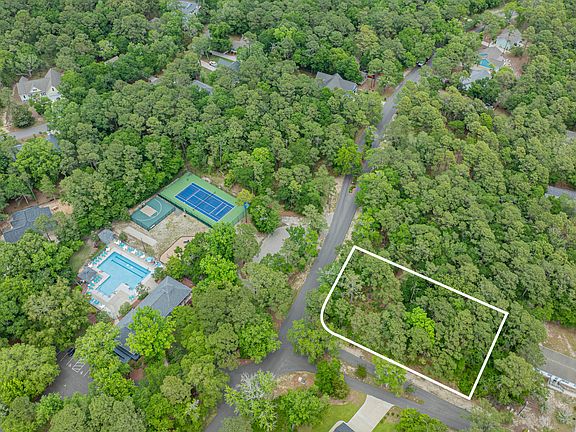 2nd image of 729 Folly Drive SE