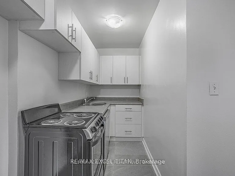 165 Cosburn Ave #301 — Photo 8