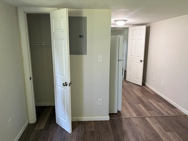2111 Lawn Ave #9 — Photo 8