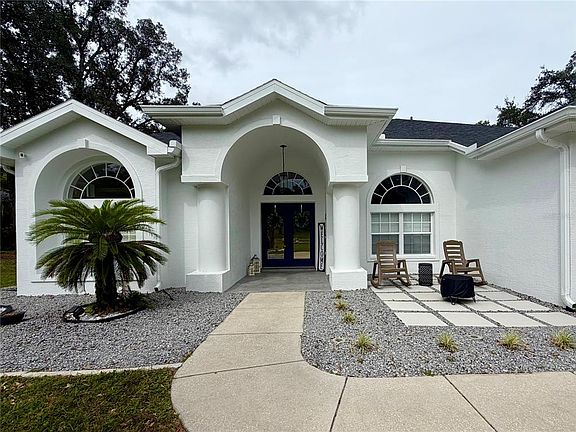 4th image of 83 OAK VILLAGE BOULEVARD S