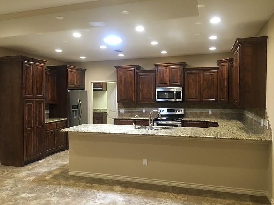 1st image of 1511 Club Dr