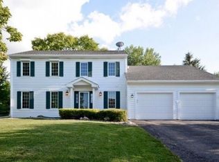 9197 Larkspur Ln, Eden Prairie, MN 55347