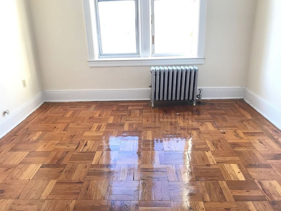2nd image of 28-24 42nd St #C2