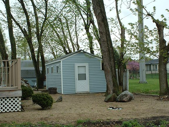23' x 12' Work Shop with Heat & Electric!