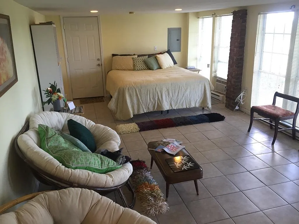 108 Sherwood Ave — Photo 2