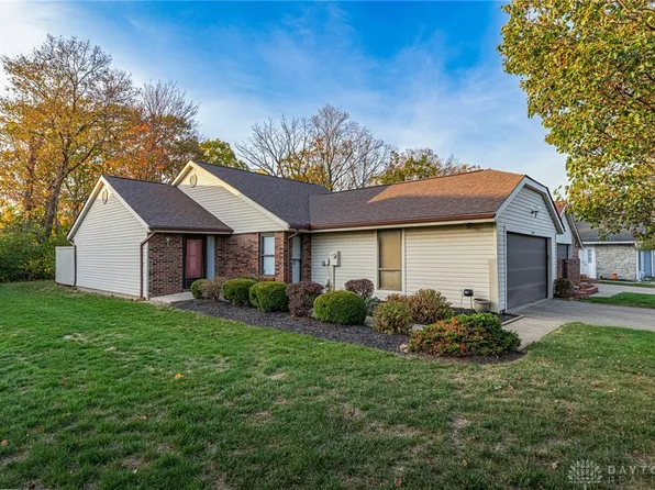 1597 Longbow Ln, Dayton, OH 45449