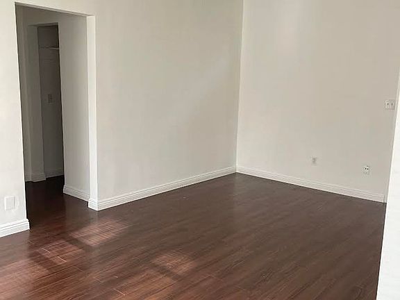 2nd image of 724 N Gramercy Pl APT 208