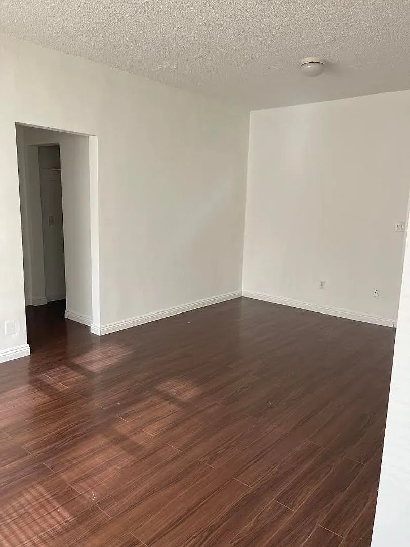 Building Photo - 724 N Gramercy Pl