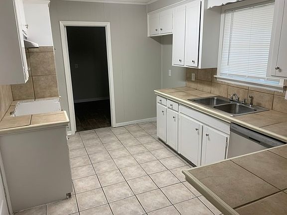 2nd image of 1943 Teakwood Dr