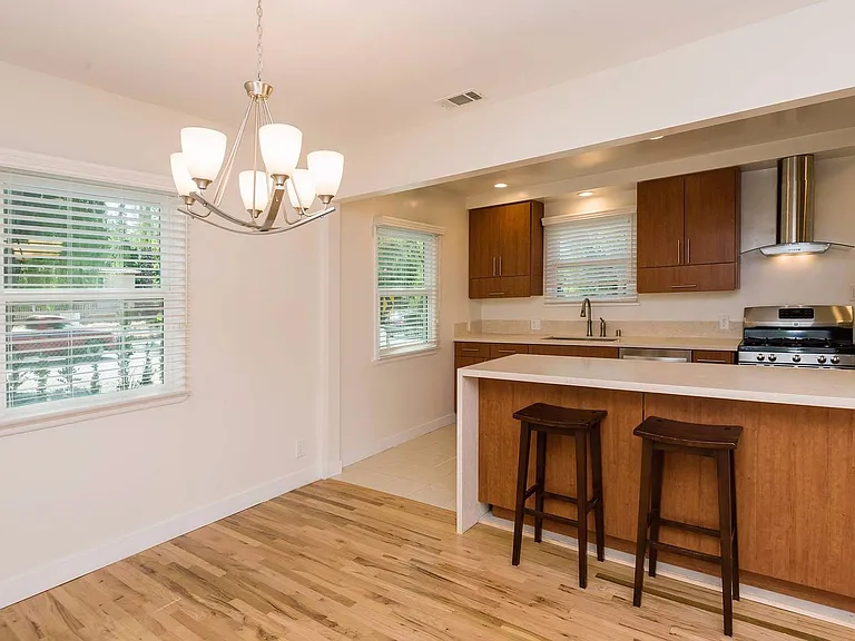 4752 Topanga Canyon Blvd — Photo 6