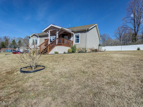 214 Mount Crest Dr, Johnson City, TN 37601