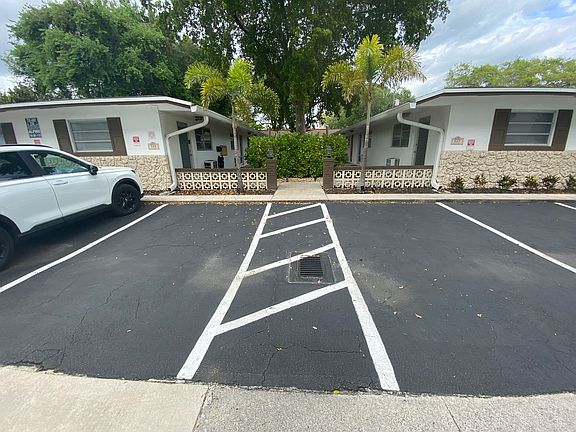 3rd image of 507 SE 16th Ct #8