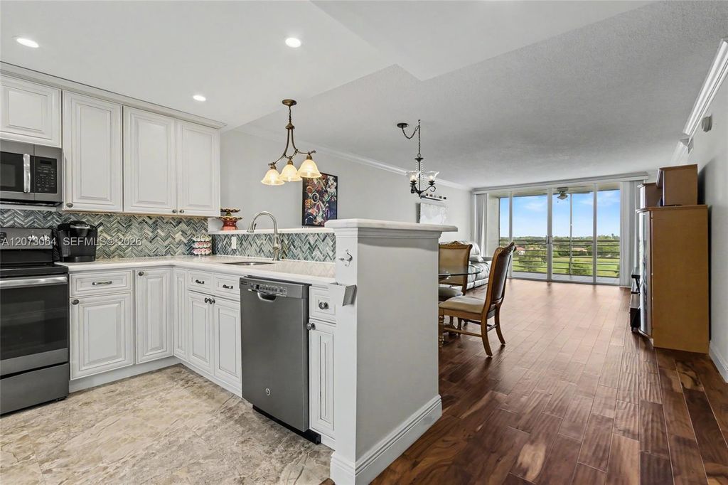 3090 N Course Dr APT 709, photo 8