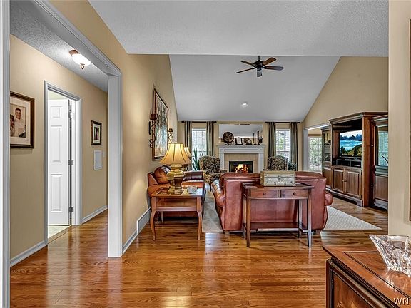 3rd image of 6463 Kevin Ct