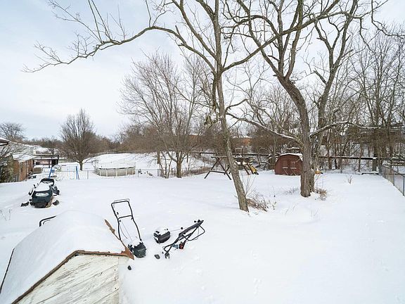 5th image of 276 Ashwood Dr