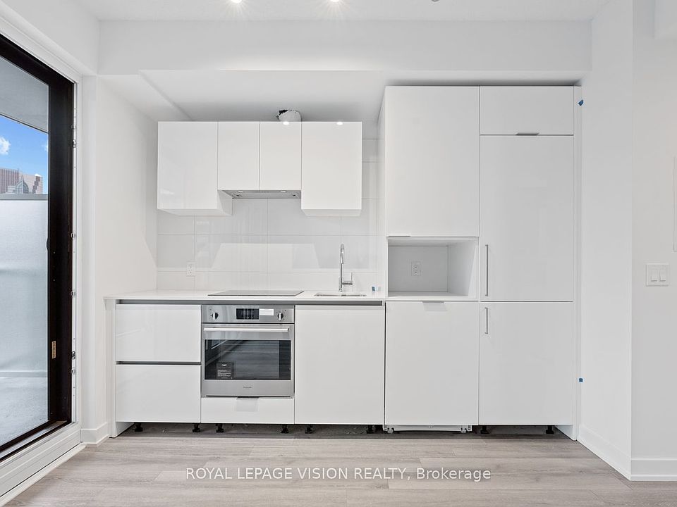 1st image of 230 Simcoe St #3113