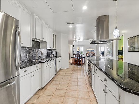 5th image of 330 Morgan St APT 606