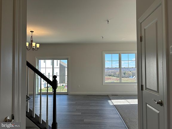 4th image of 401 Sage Blvd