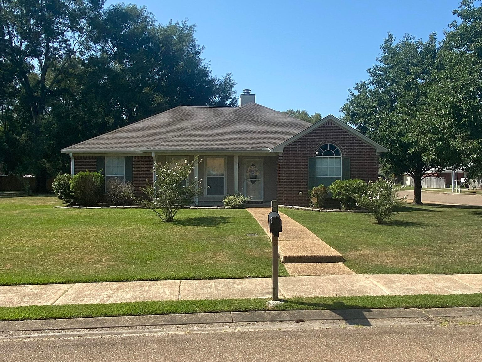 211 Chestnut Dr, Brandon, MS 39047 | Zillow