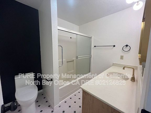 5th image of 44 Lorraine St