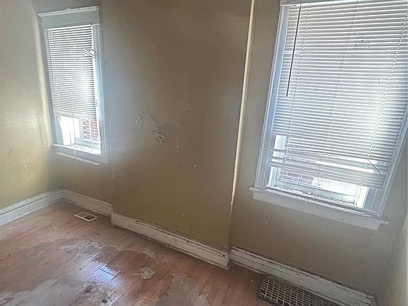 3rd image of 4330 Penrose St