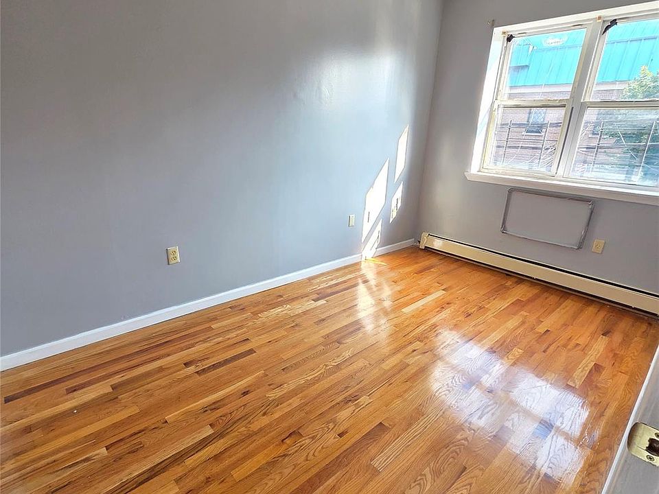 3 bed · 2 bath · 3,037 ft² in Bronx