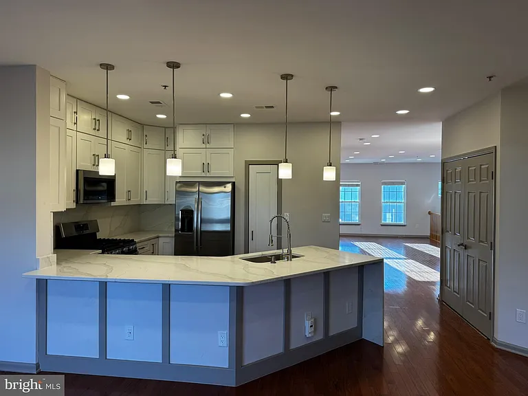 20240 Macglashan Ter #2203 — Photo 16