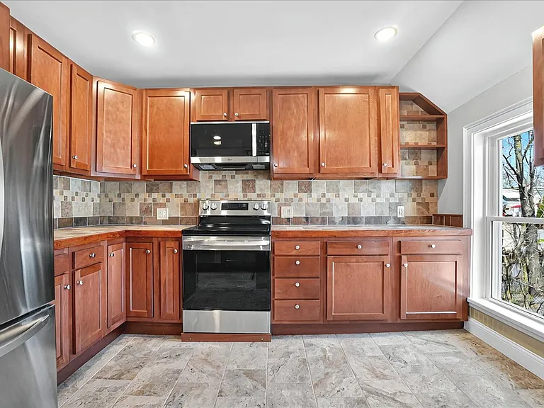 3 Waterbury St #2 — Photo 19