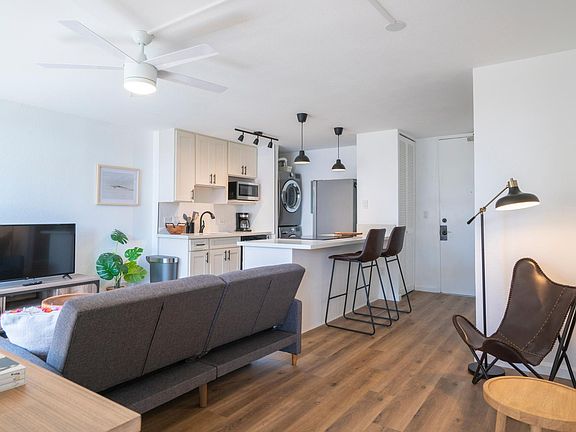 5th image of 320 Liliuokalani Ave #601B